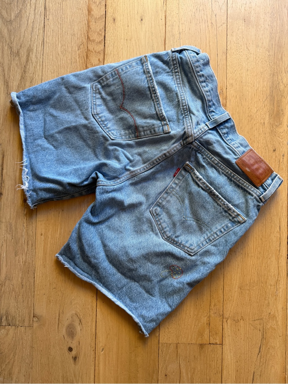 Levi’s 501 Jean Shorts Embroidery Mushroom Women’s Size 25